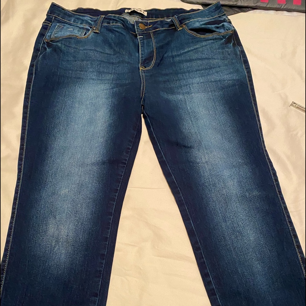 Dark wash skinny jeans
